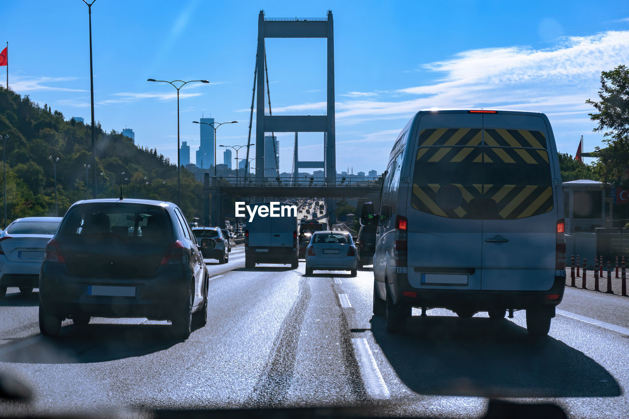 TRAFFIC ON ROAD