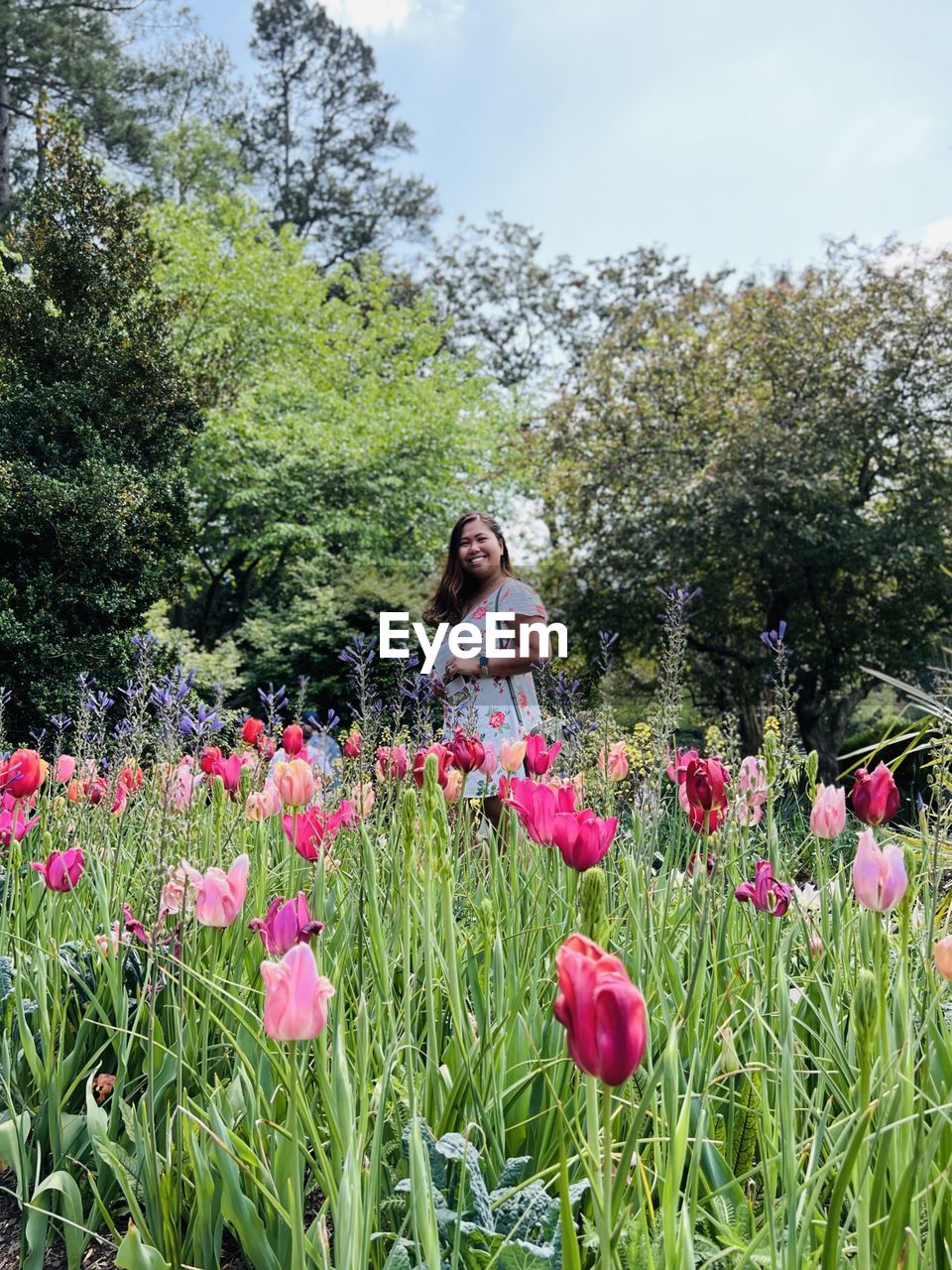 A woman with the tulips