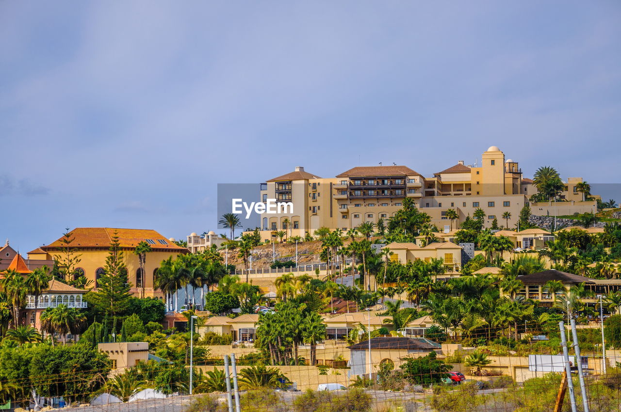 VIEW OF BUILDINGS IN TOWN