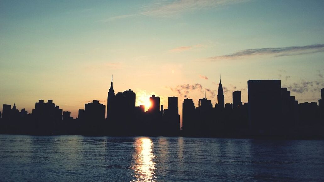 Silhouette of city skyline