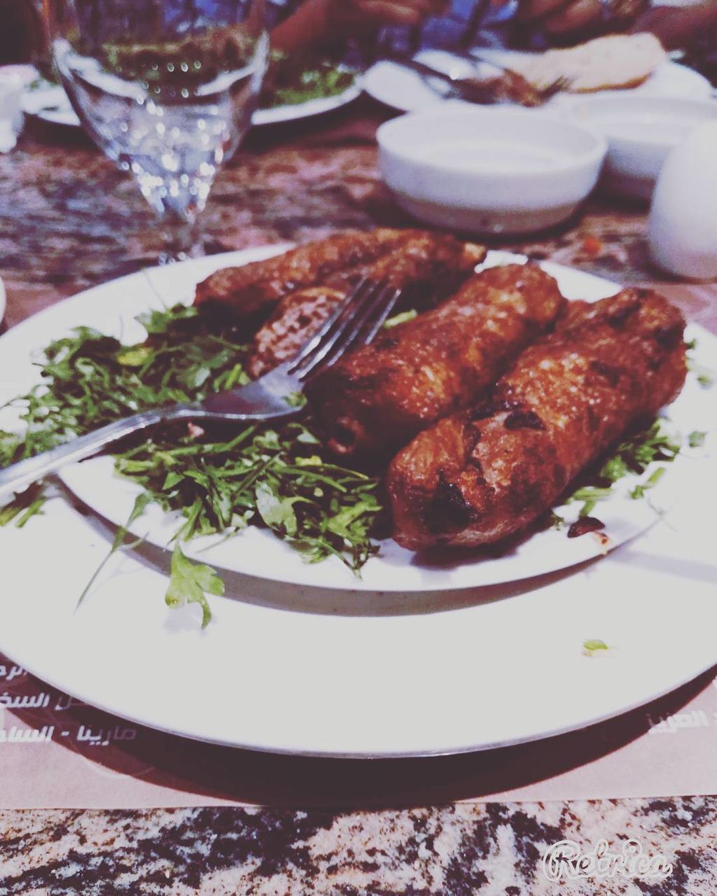 HIGH ANGLE VIEW OF FOOD IN PLATE ON TABLE