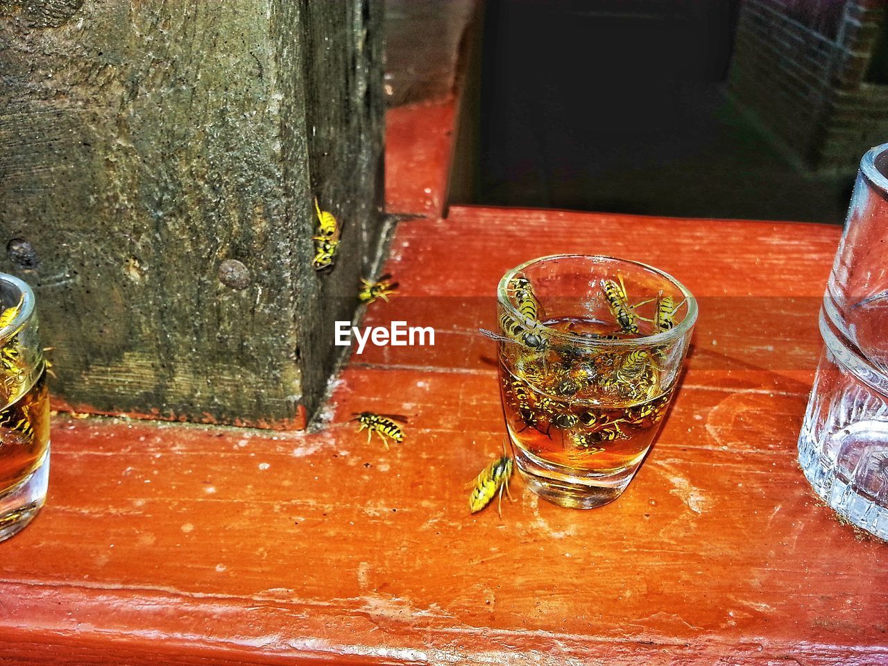 CLOSE-UP OF DRINK ON GLASS