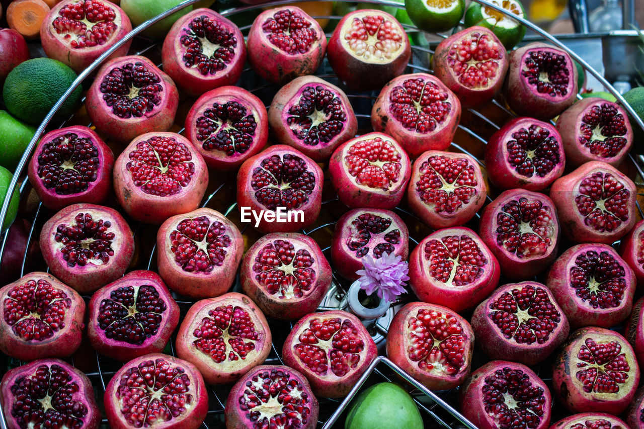 HIGH ANGLE VIEW OF STRAWBERRIES IN MARKET