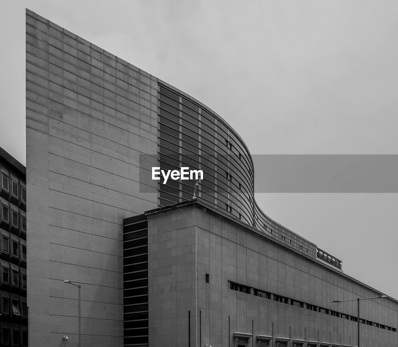 LOW ANGLE VIEW OF OFFICE BUILDING