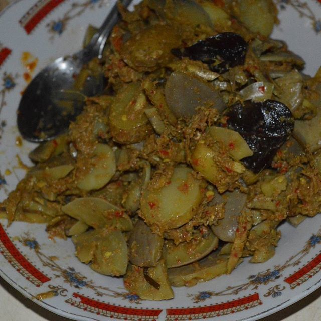 CLOSE-UP OF SERVED FOOD ON PLATE