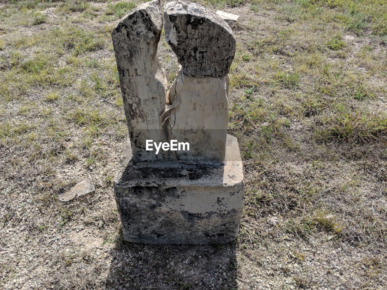 HIGH ANGLE VIEW OF OLD STONE WALL