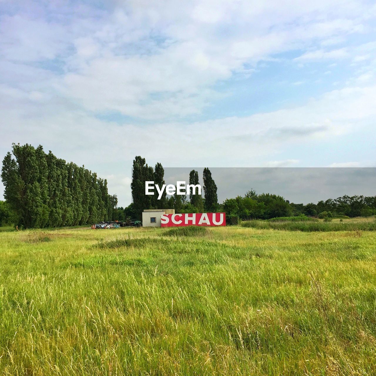 INFORMATION SIGN ON FIELD