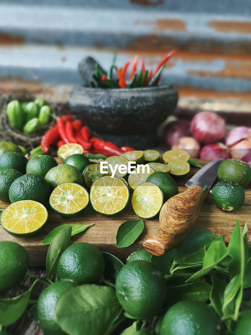 CLOSE-UP OF CHOPPED FRUITS AND LEAVES