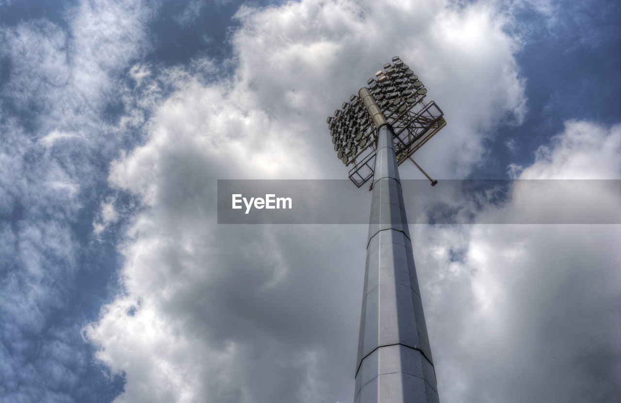 LOW ANGLE VIEW OF WIND TURBINE AGAINST SKY