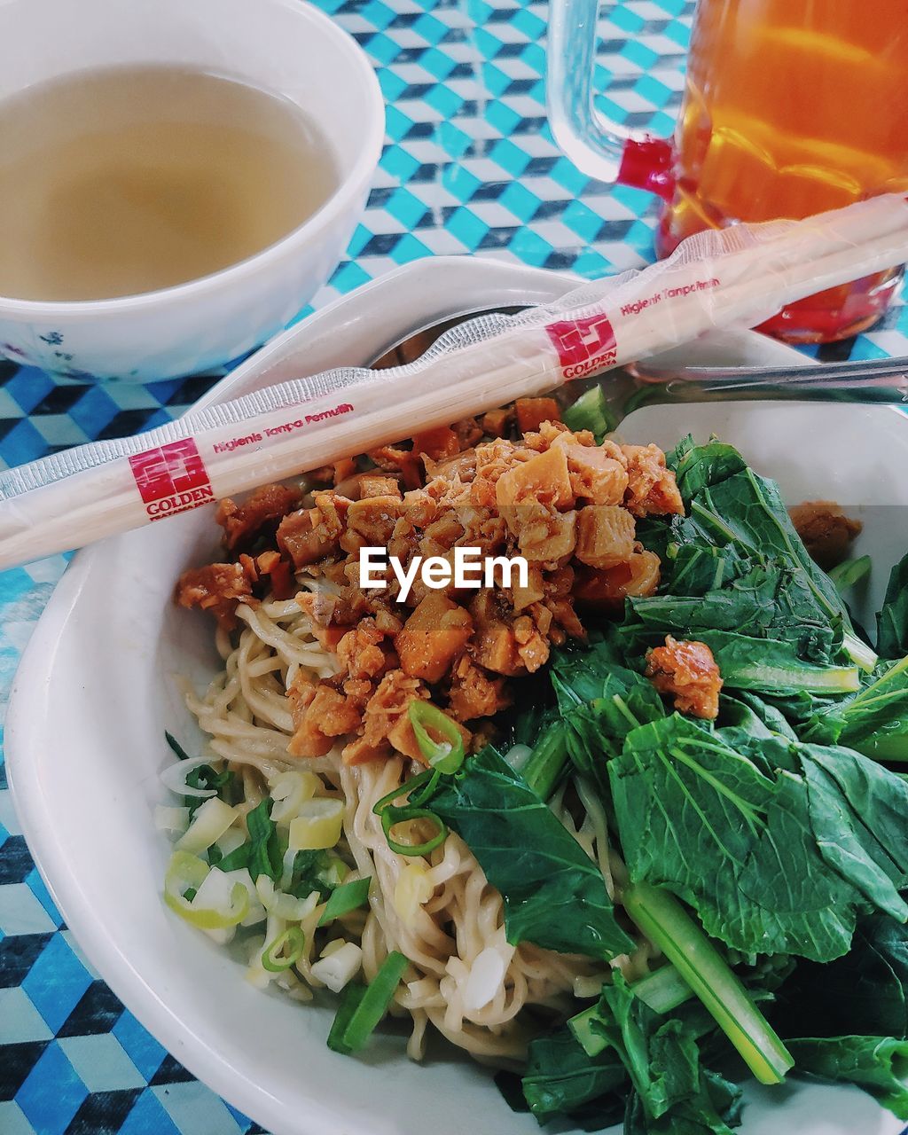 HIGH ANGLE VIEW OF FOOD SERVED IN PLATE