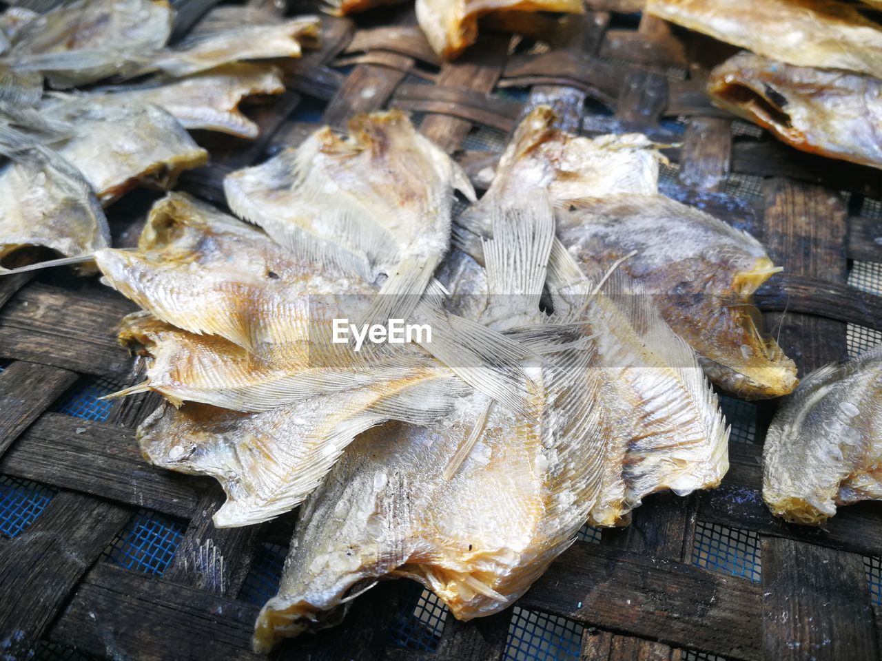 CLOSE-UP OF FISH FOR SALE AT MARKET