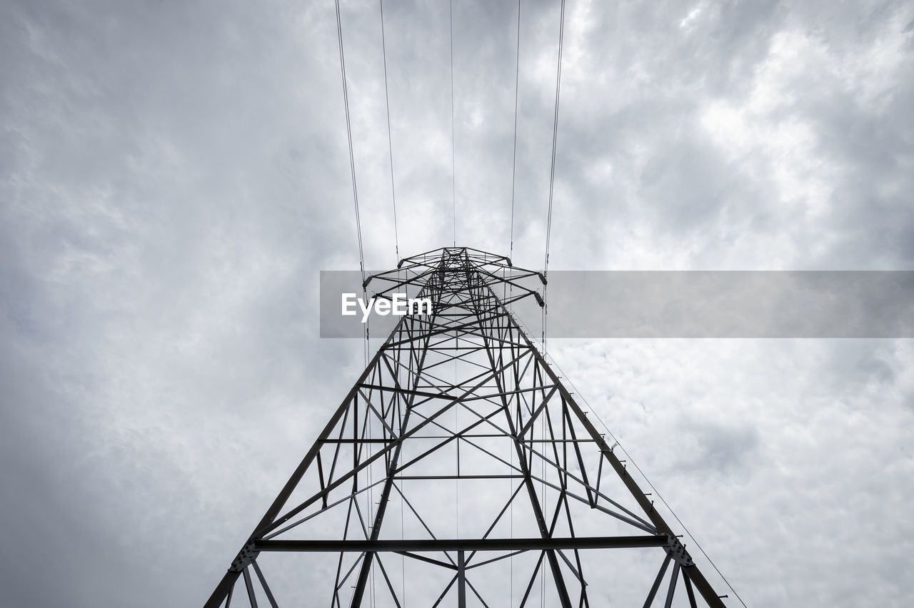 Electricity pylon, looking up to the sky.