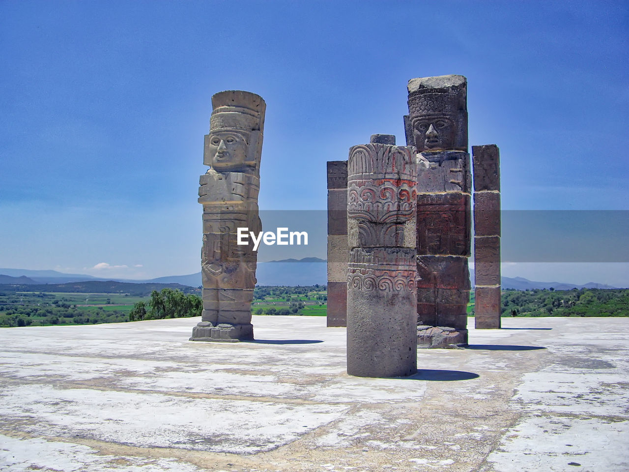 OLD RUINS OF BUILDING AGAINST SKY