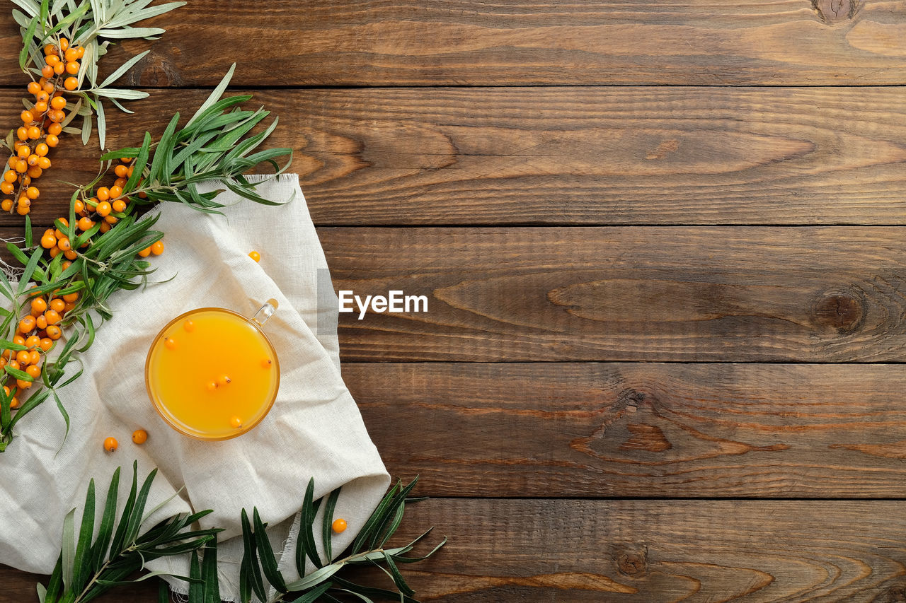 HIGH ANGLE VIEW OF BREAKFAST ON TABLE AT HOME