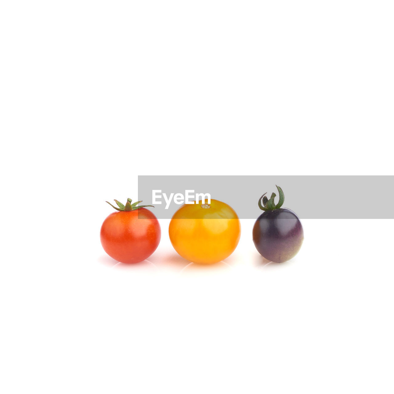food, food and drink, healthy eating, fruit, wellbeing, freshness, produce, studio shot, tomato, copy space, indoors, vegetable, cut out, white background, jewellery, no people, plant, group of objects, still life, plum tomato, organic, cherry tomato, close-up, red