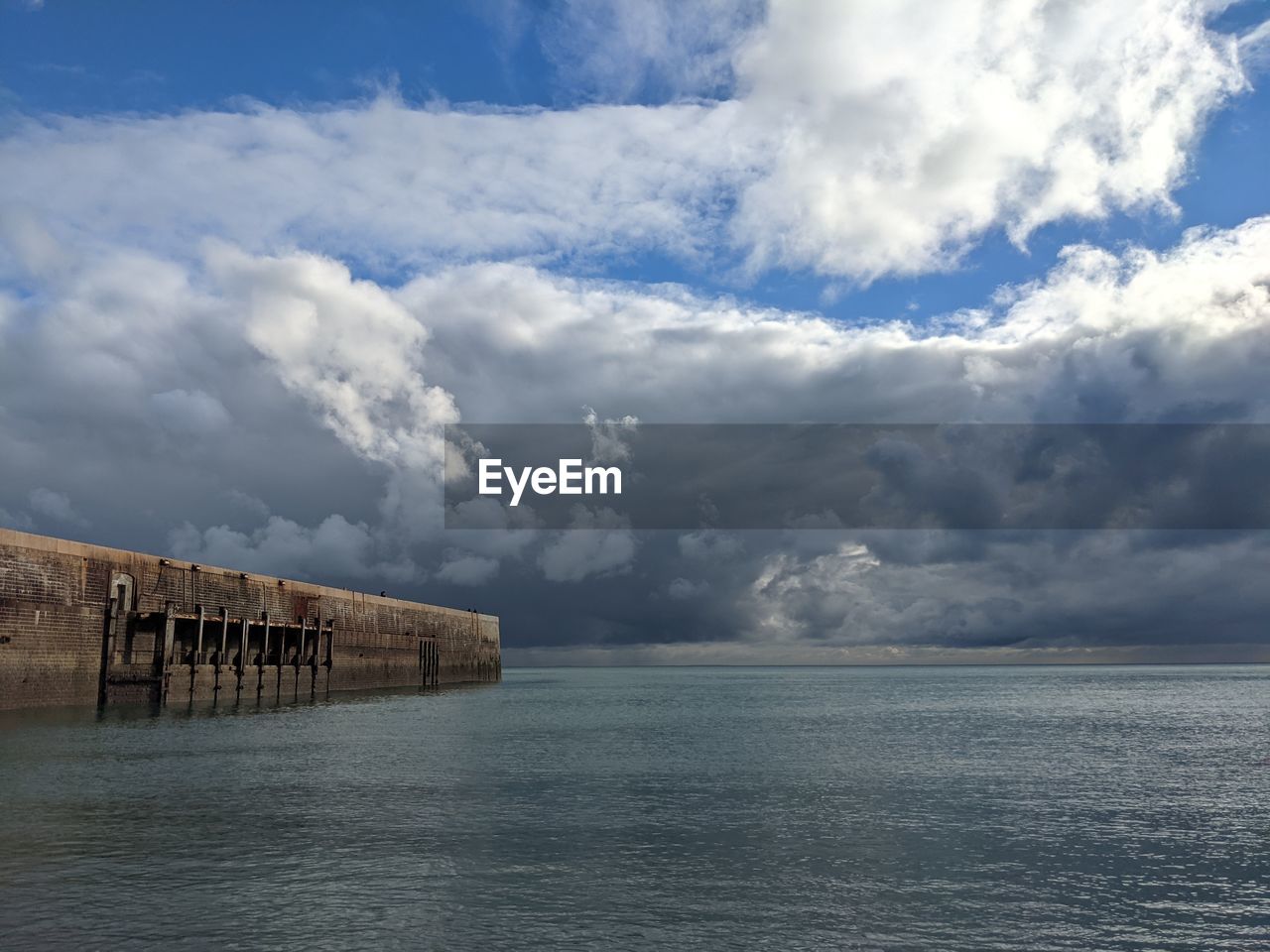 VIEW OF SEA AGAINST SKY