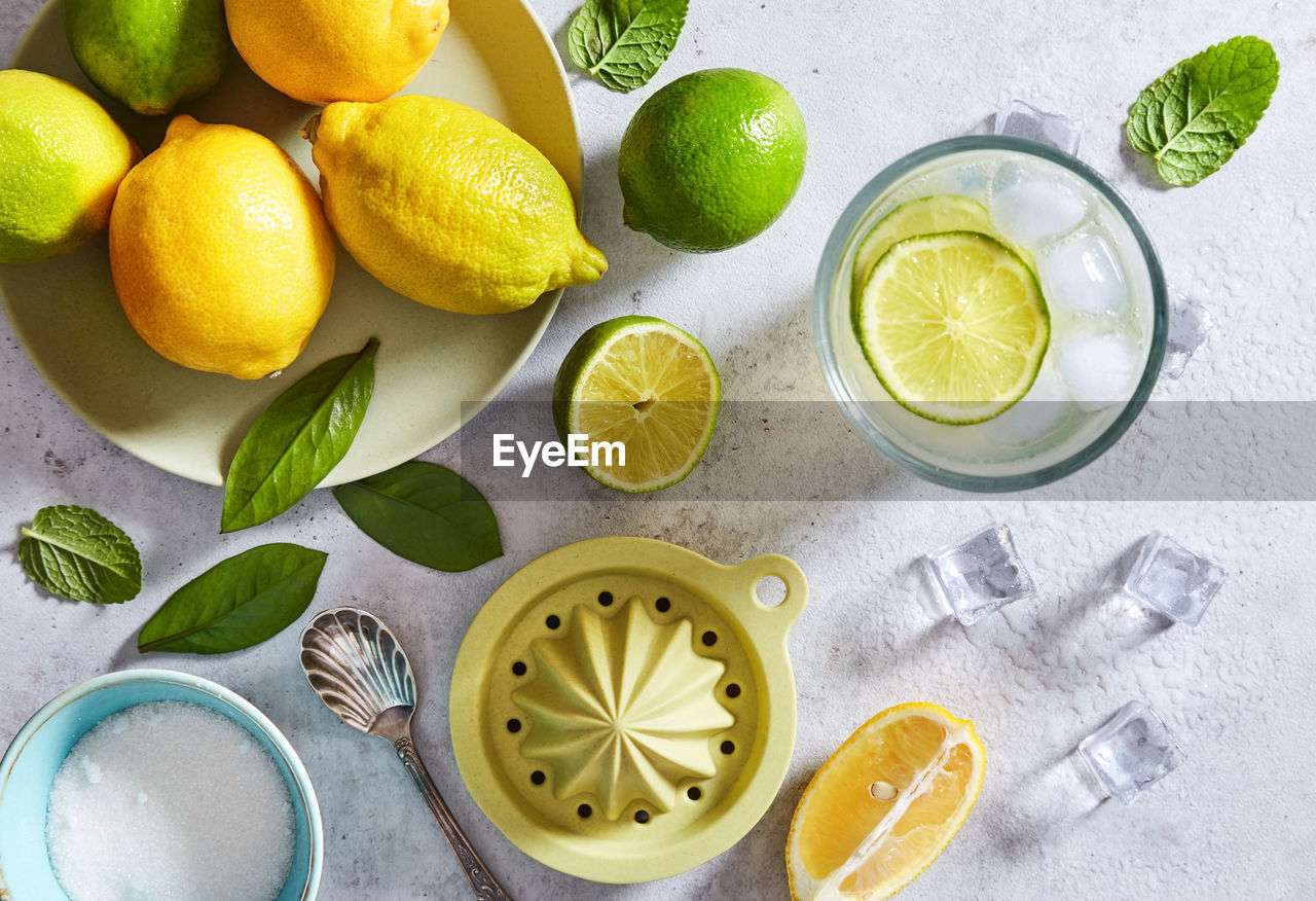 HIGH ANGLE VIEW OF FRUITS ON GLASS