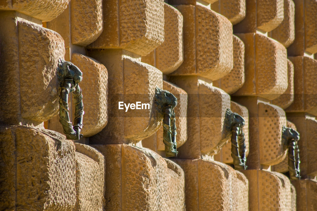 FULL FRAME SHOT OF OBJECTS IN ROW