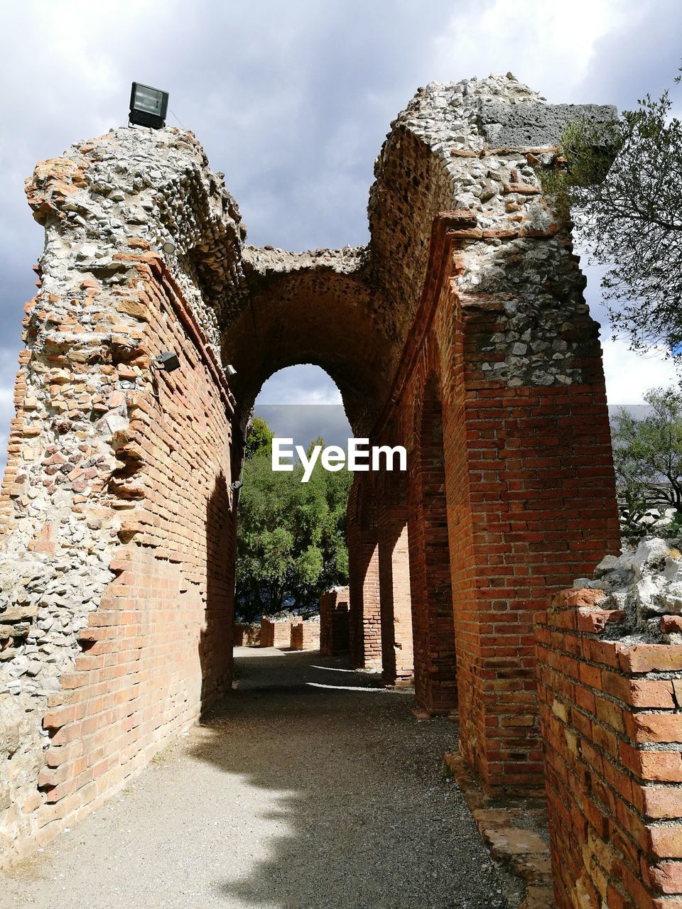 ARCHWAY AGAINST SKY