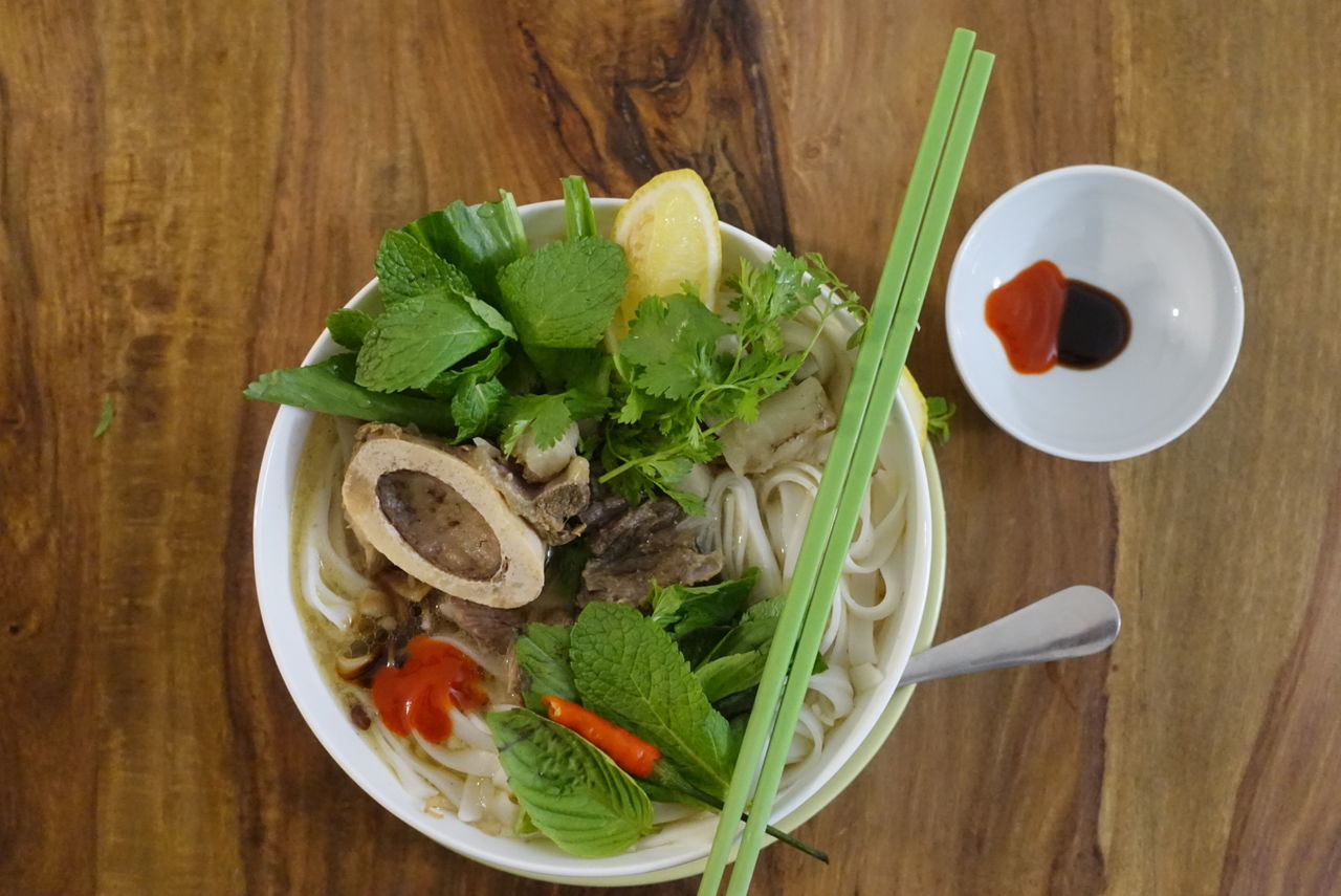 HIGH ANGLE VIEW OF FOOD SERVED ON TABLE