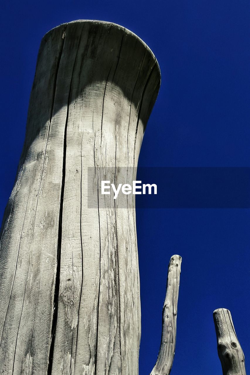 LOW ANGLE VIEW OF BLUE SKY AGAINST CLEAR BACKGROUND