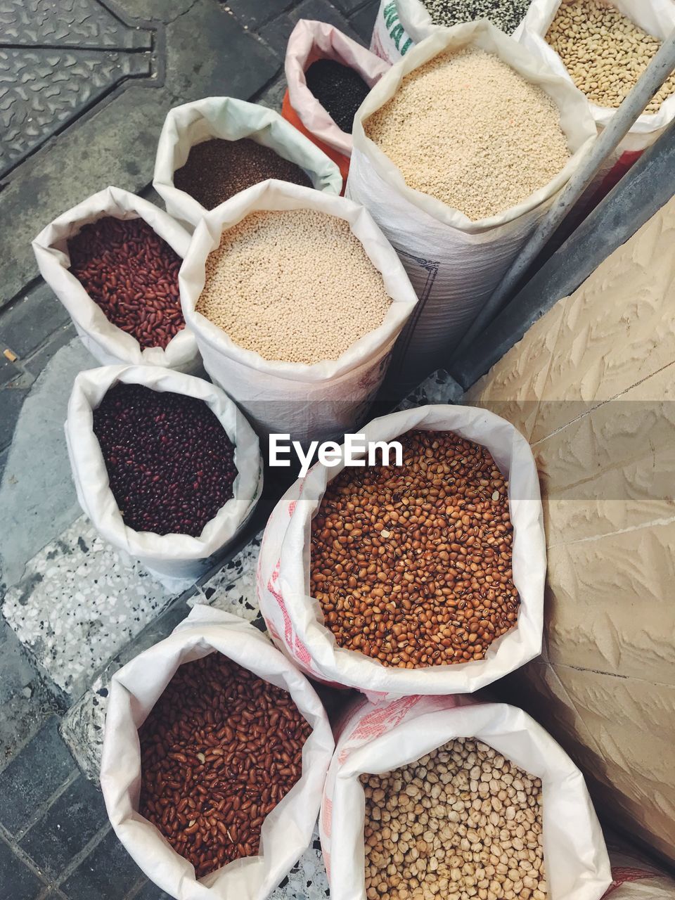 HIGH ANGLE VIEW OF VEGETABLES IN MARKET