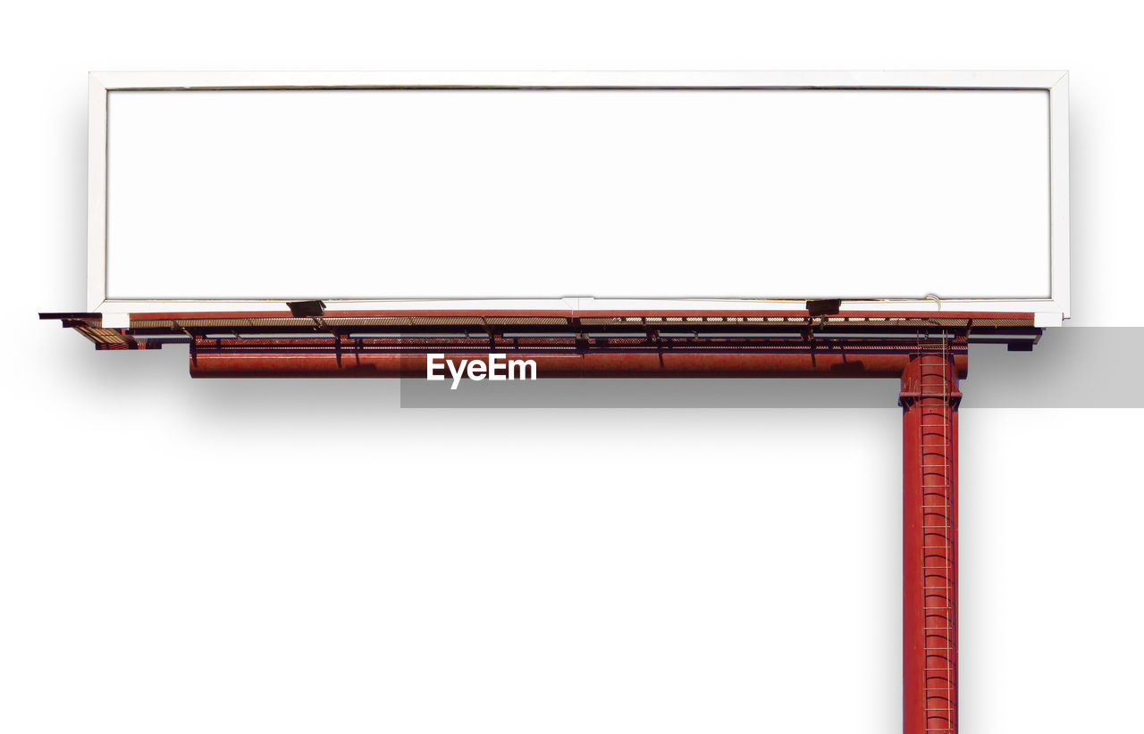VIEW OF EMPTY PIANO