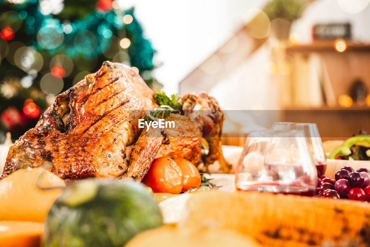 CLOSE-UP OF FRESH VEGETABLES ON TABLE IN CHRISTMAS