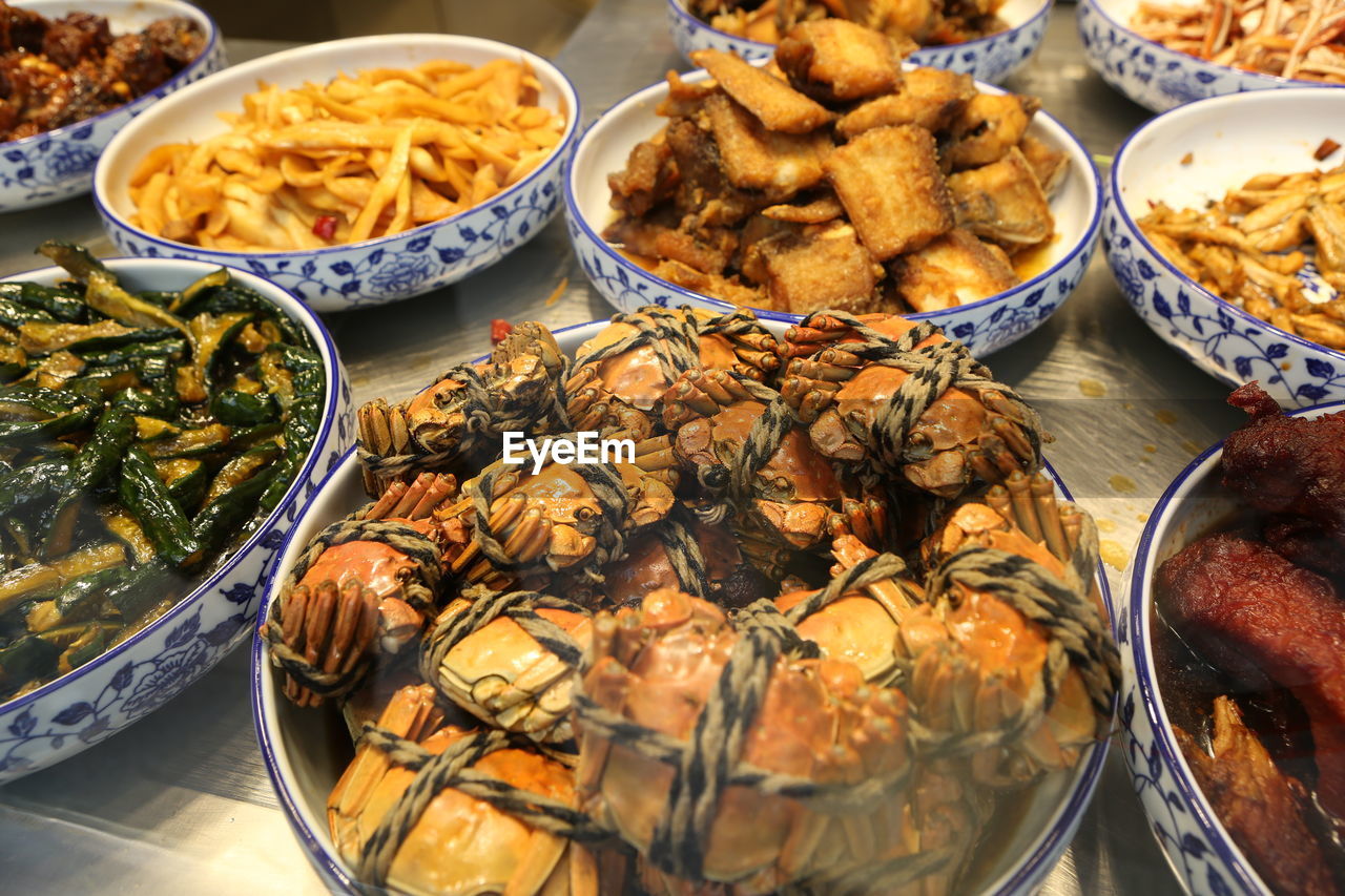 HIGH ANGLE VIEW OF FOOD SERVED ON TABLE AT MARKET