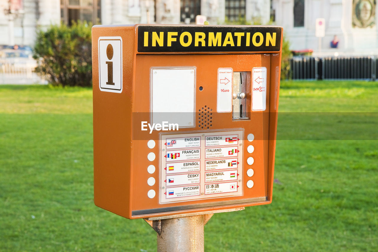 CLOSE-UP OF INFORMATION SIGN