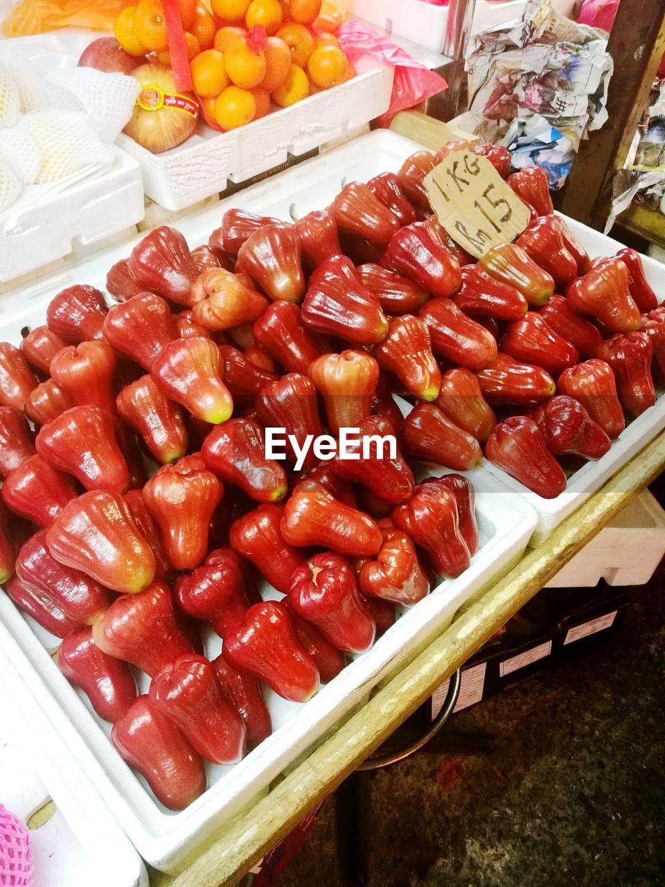 CLOSE-UP OF FRUITS IN MARKET