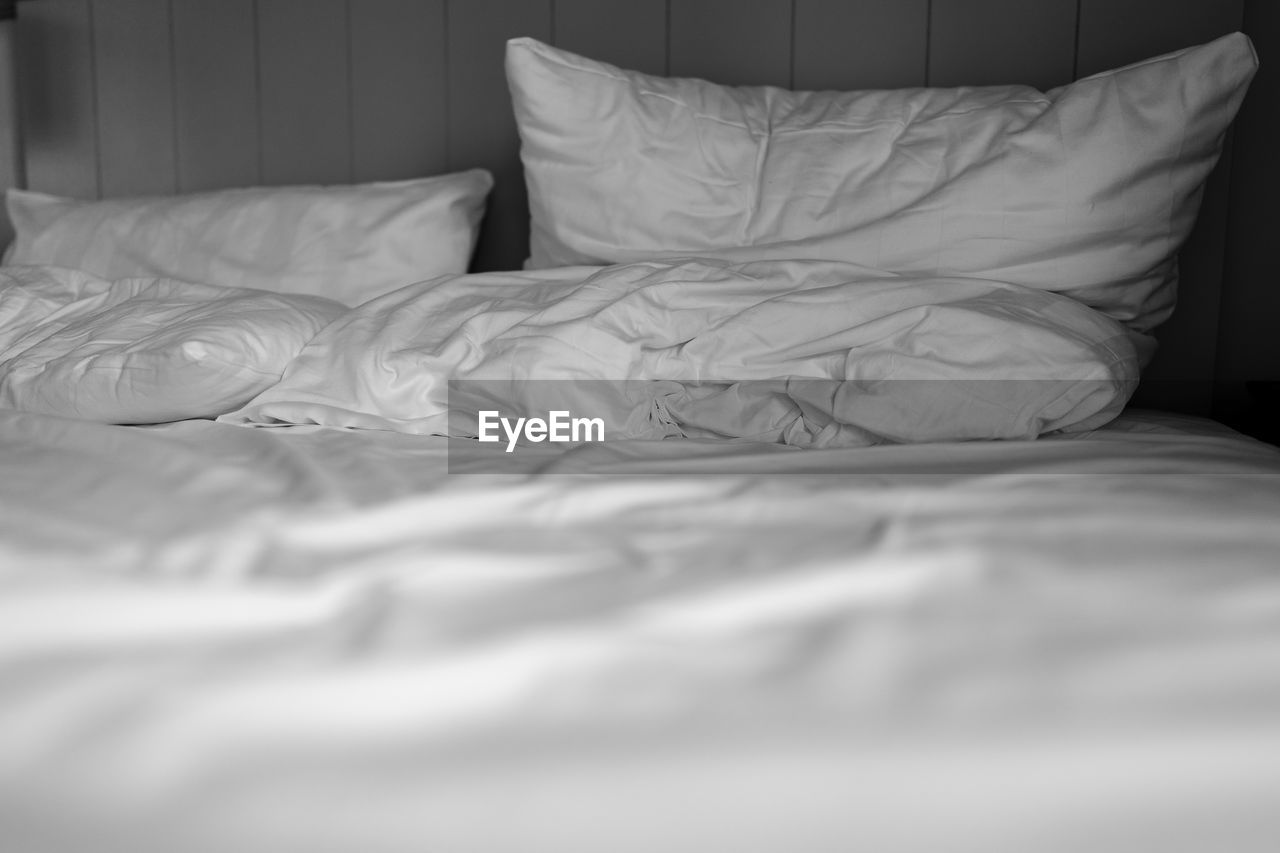 MIDSECTION OF MESSY BED