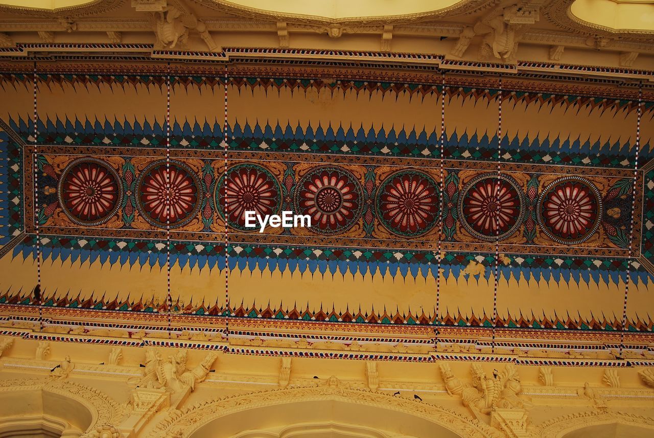Directly below shot of ceiling at thirumalai nayakkar mahal