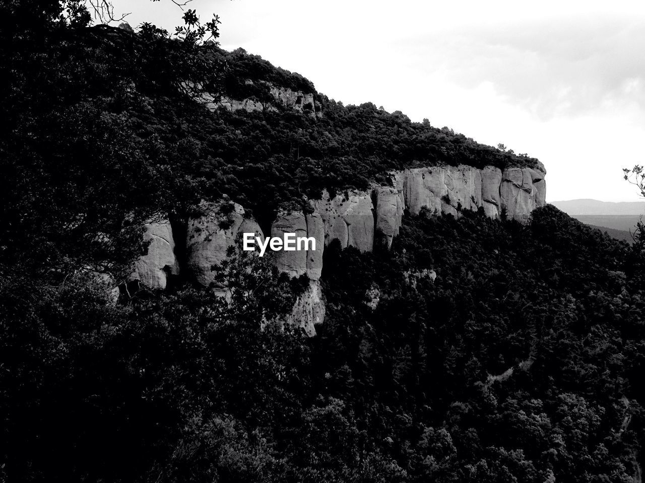 ROCK FORMATIONS ON LANDSCAPE AGAINST SKY