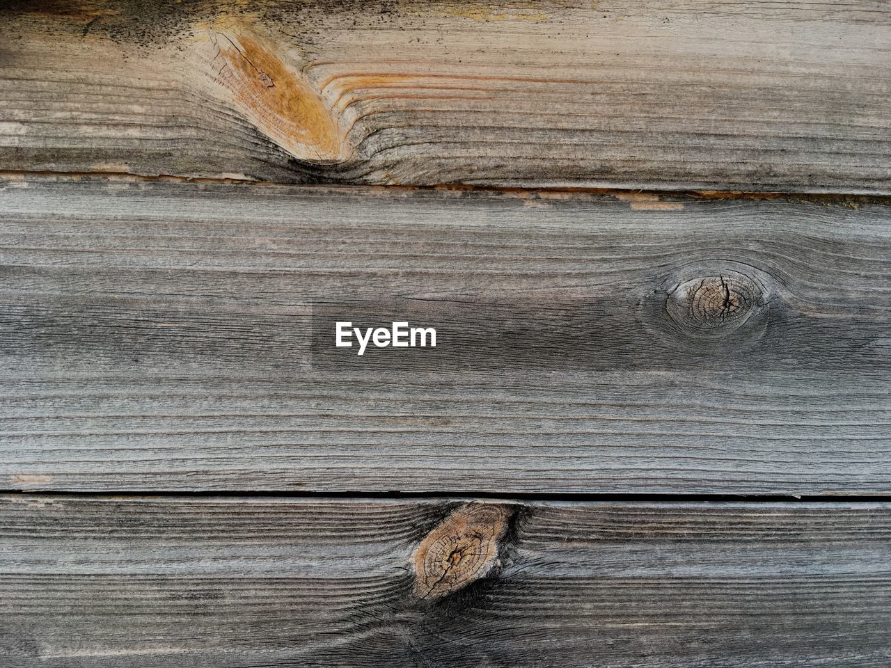 FULL FRAME SHOT OF WEATHERED WOOD WITH TEXTURED BACKGROUND