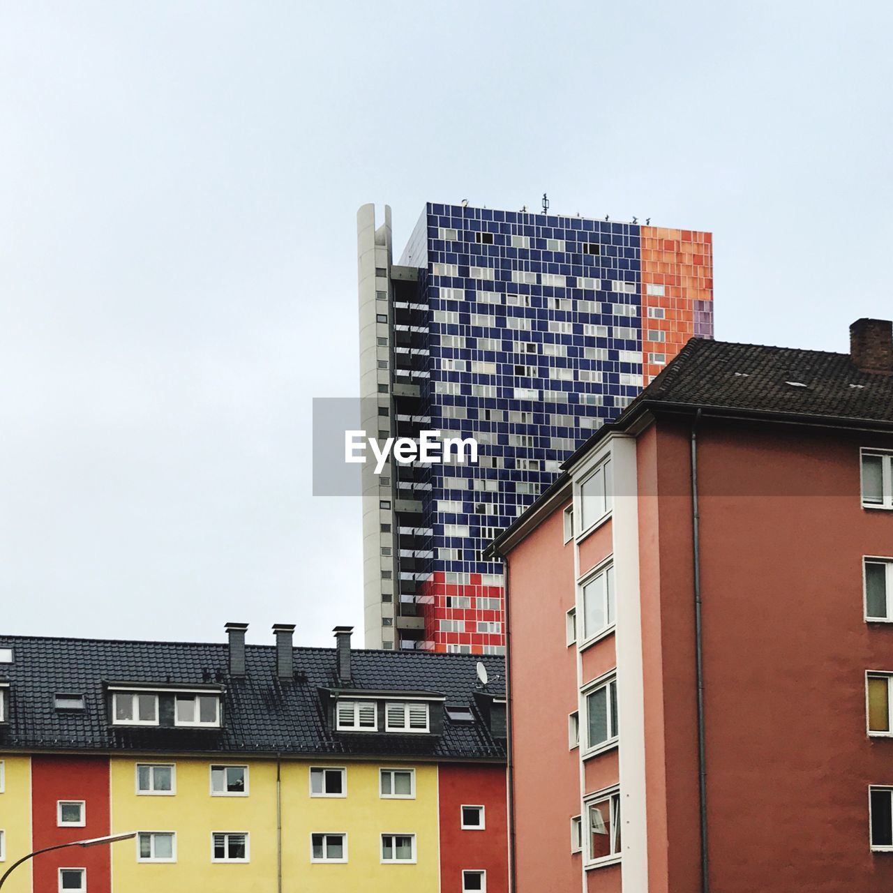 VIEW OF BUILDINGS IN CITY