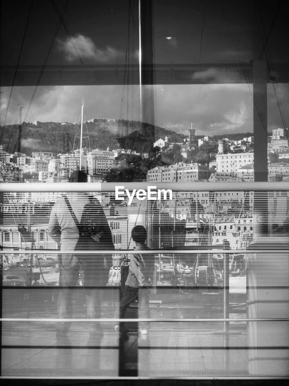 WOMAN WALKING IN CITY