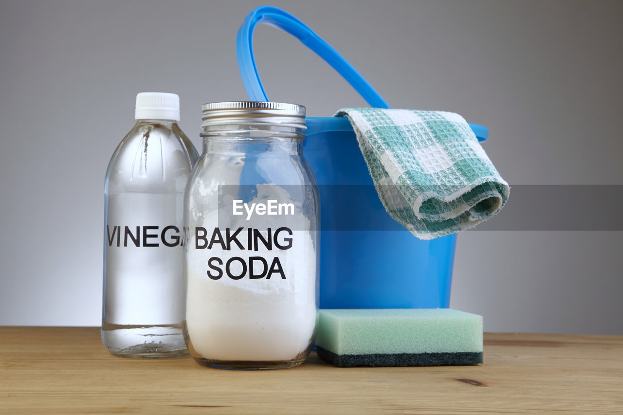 Baking soda with vinegar, natural mix for effective house cleaning