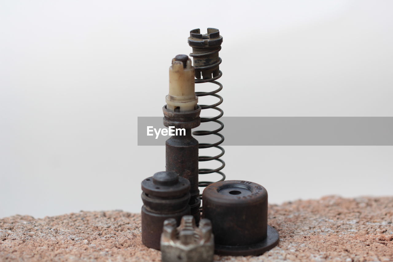 CLOSE-UP OF SPIRAL CONTAINER