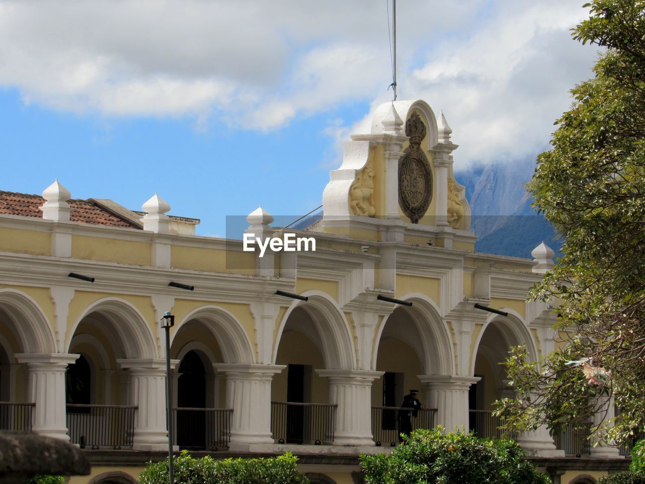 LOW ANGLE VIEW OF TEMPLE AGAINST SKY