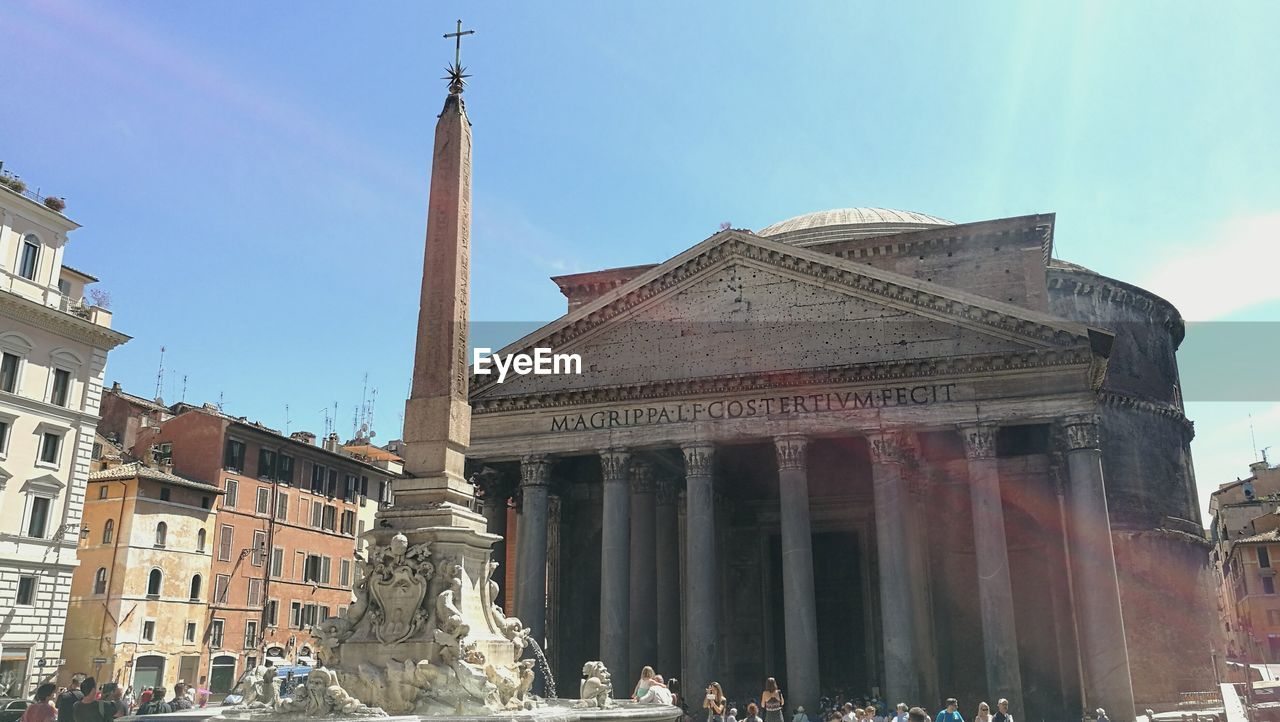 LOW ANGLE VIEW OF MONUMENT AGAINST SKY