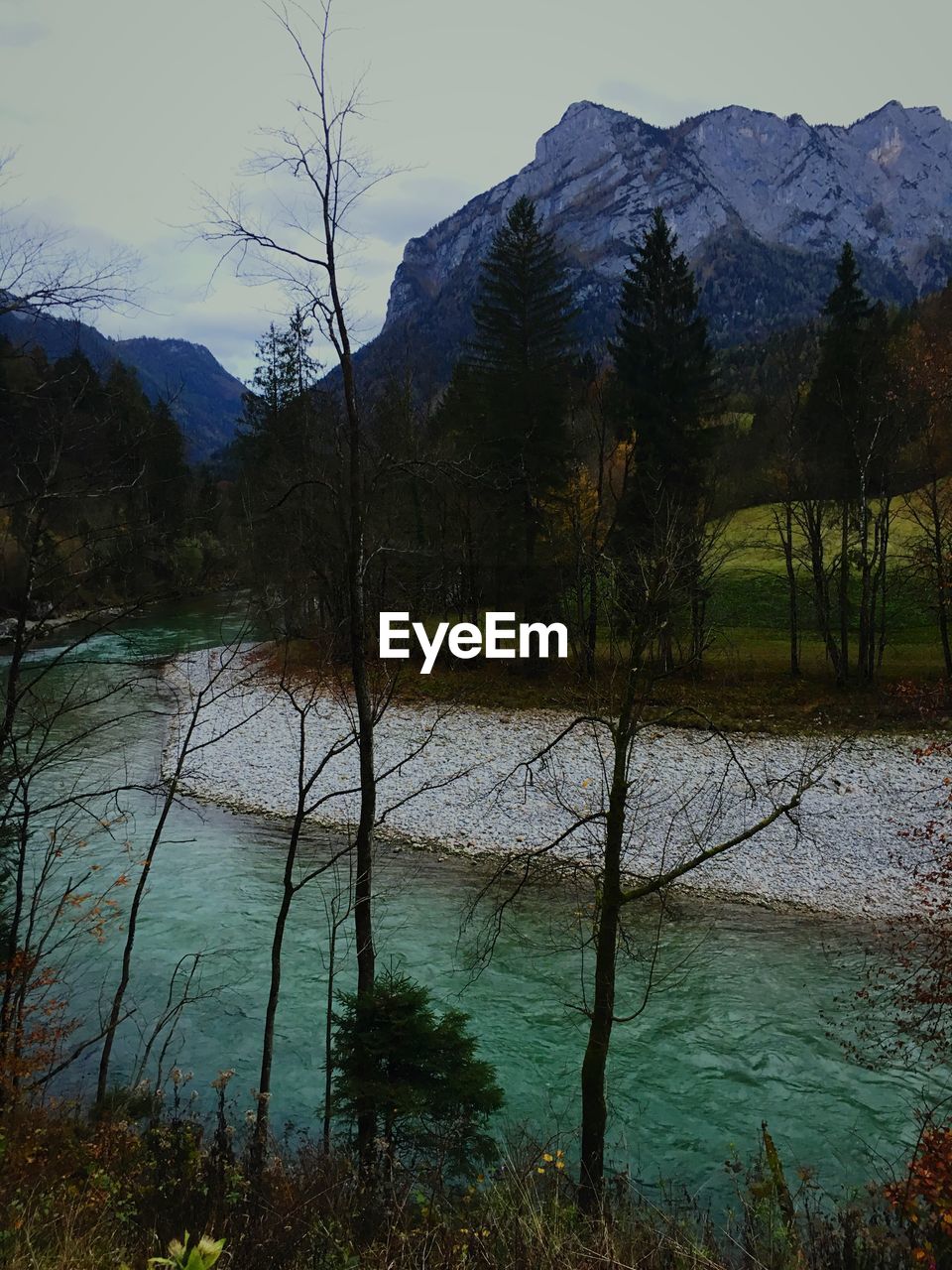 SCENIC VIEW OF RIVER AGAINST SKY