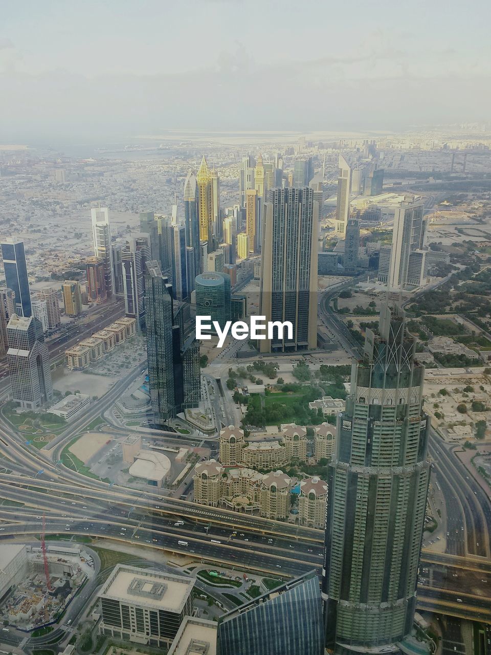 HIGH ANGLE VIEW OF CITY AT WATERFRONT