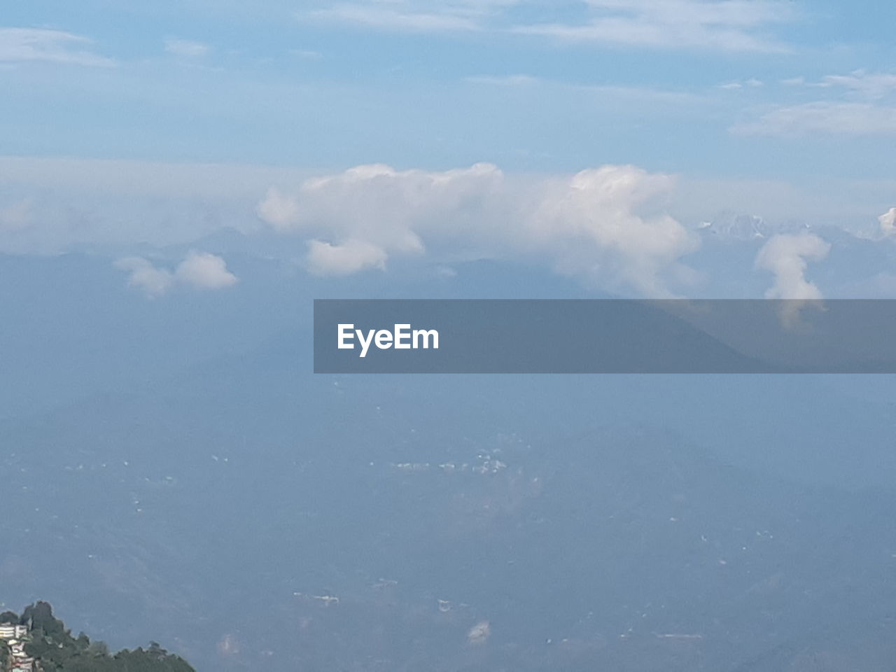 AERIAL VIEW OF SEA AND LANDSCAPE AGAINST SKY