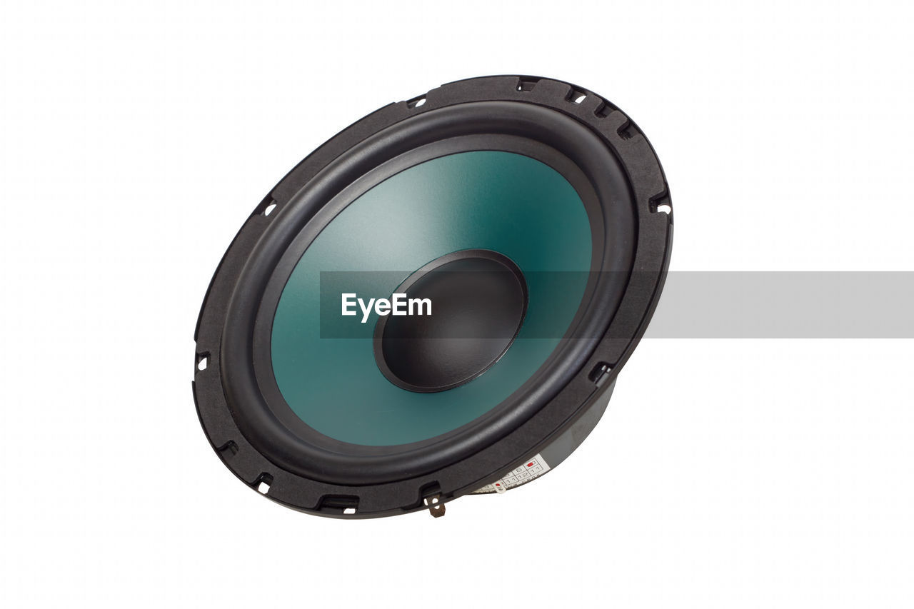 technology, cut out, music, arts culture and entertainment, car subwoofer, loudspeaker, multimedia, white background, noise, equipment, computer speaker, wheel, audio equipment, electronics industry, camera, subwoofer, lens - optical instrument, no people, studio shot, electronic device, single object, camera lens, shape, circle, geometric shape