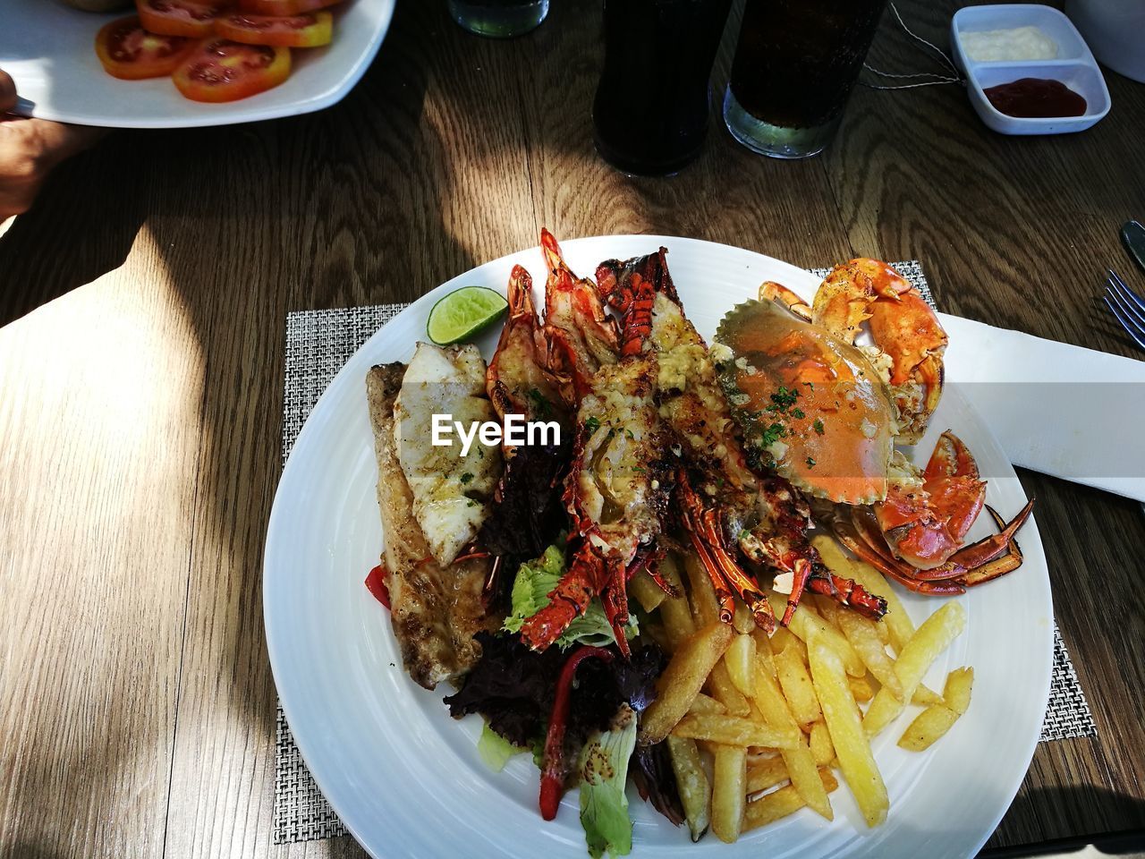 CLOSE-UP OF FOOD ON TABLE