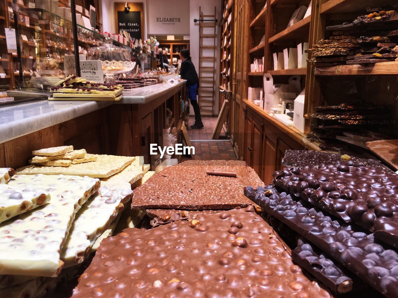 CLOSE-UP OF FOOD IN STORE