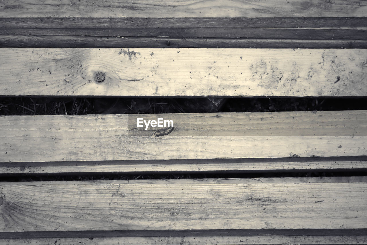 wood, black, white, backgrounds, full frame, textured, pattern, no people, black and white, monochrome, plank, line, close-up, monochrome photography, day, weathered, high angle view, wall, rough, old, floor, outdoors, boardwalk