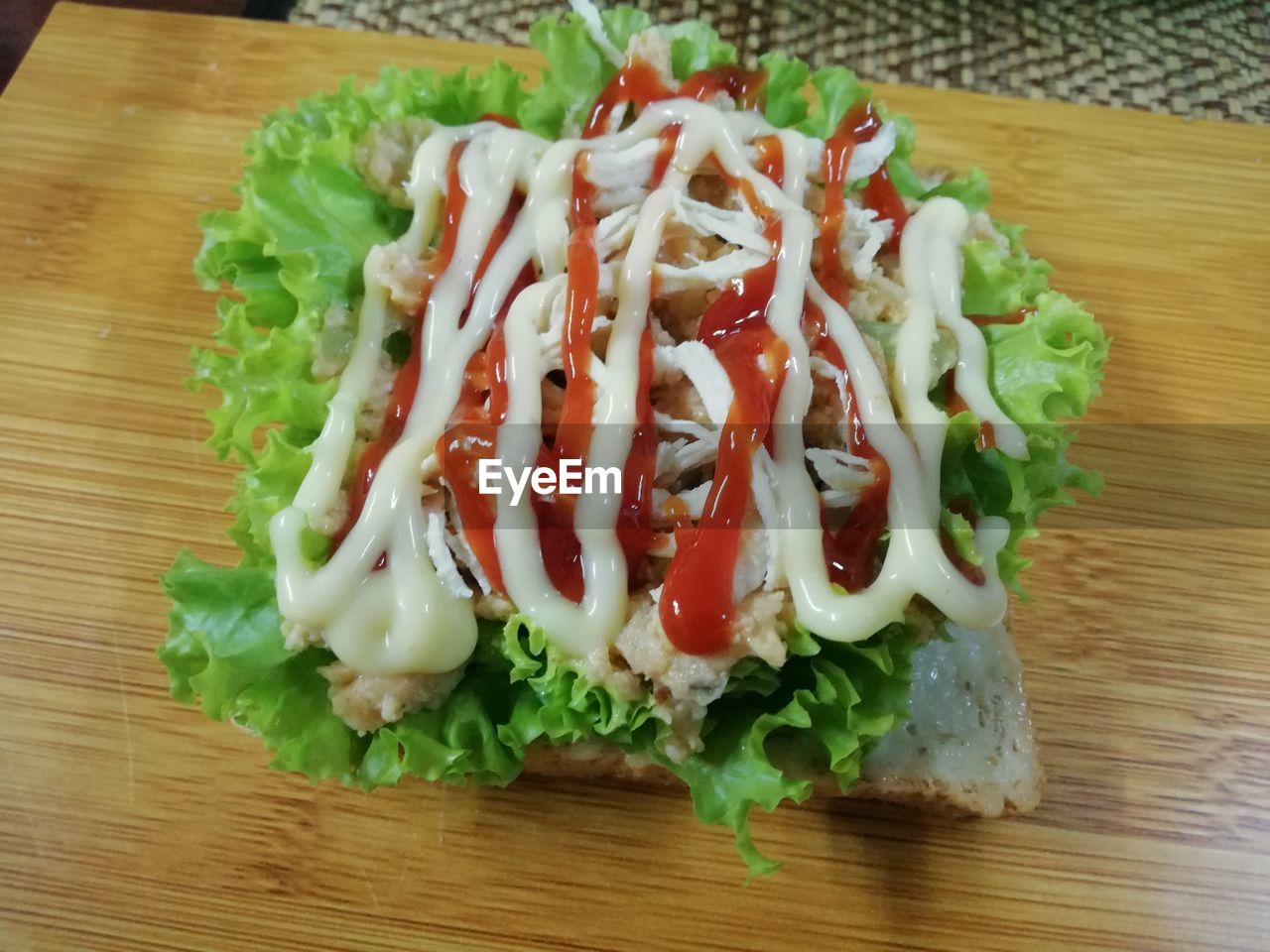 HIGH ANGLE VIEW OF FOOD SERVED ON TABLE