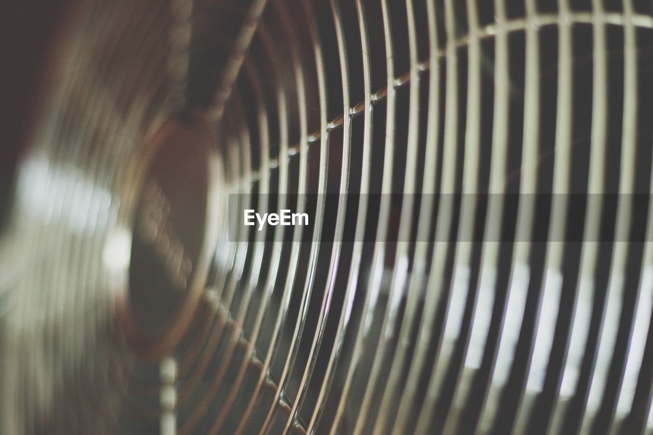CLOSE UP OF METAL